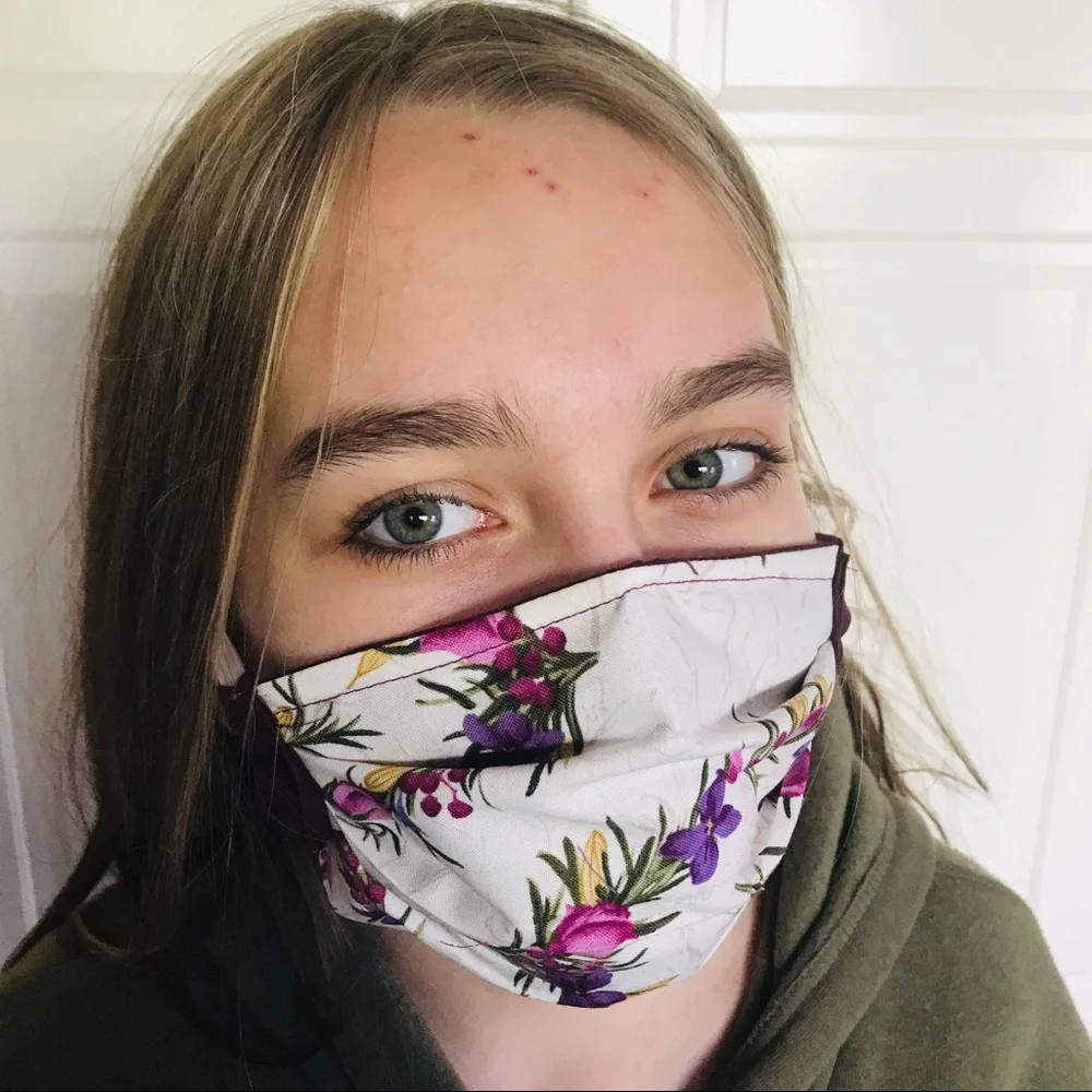 MunandMe Pink floral cotton adult cloth face mask